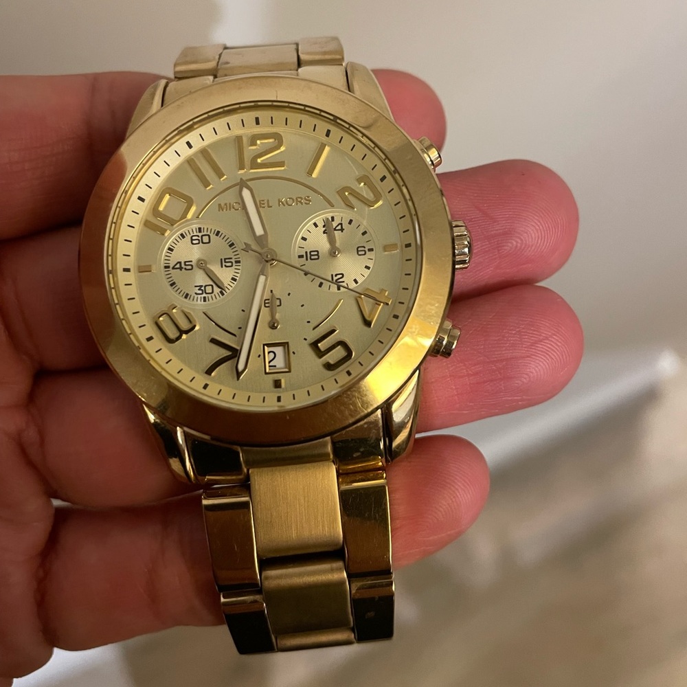 Gold Plated Mens Michael Kors Watch. 7” wrist. *Needs new battery*